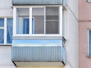 Остекление балкона П-образное Provedal в доме П-3